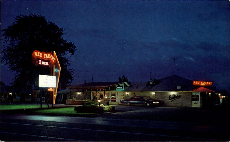 LaGrand Motel (MoLa Grande Motel, Grandmark Lodging, Red Carpet Inn, By-Pass Motel) - Vintage Postcard